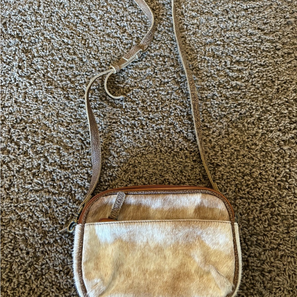 Stylish Tan Leather Crossbody Bag